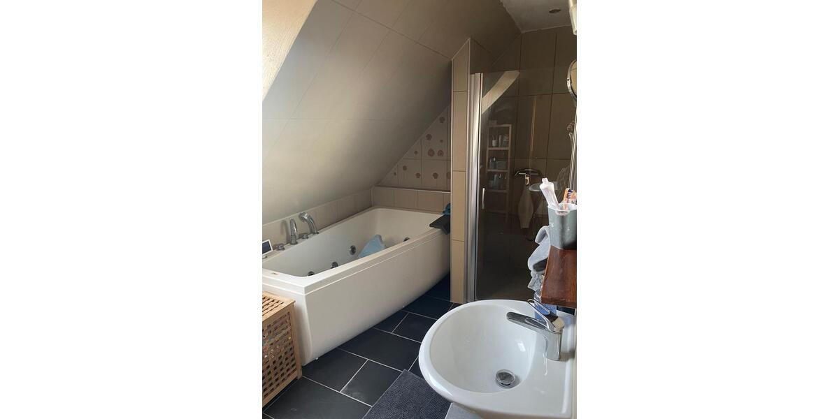 Dachgeschoßwohnung Hameln - 3 Zimmer, 70 m&sup2;, 815&euro; | Angebot:26021934