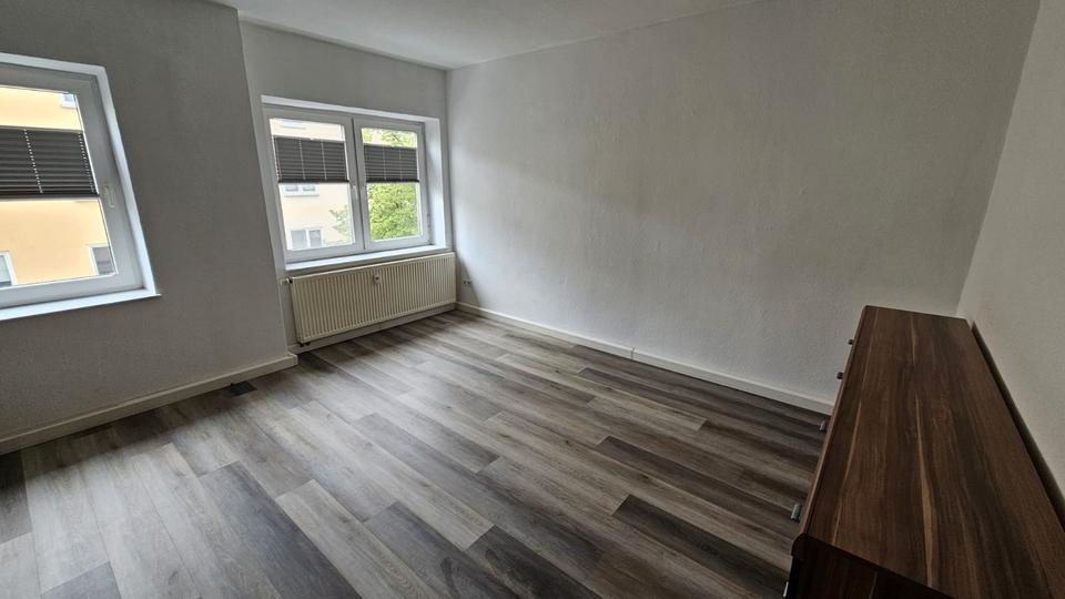 Etagenwohnung Köthen (Anhalt) - 3 Zimmer, 67 m&sup2;, 405&euro; | Angebot:26576136