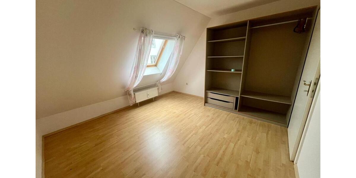 Dachgeschoßwohnung Oettingen in Bayern - 2 Zimmer, 42 m&sup2;, 400&euro; | Angebot:26038508