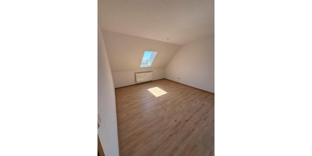 Dachgeschoßwohnung Grimma - 2 Zimmer, 42 m&sup2;, 294&euro; | Angebot:26483321