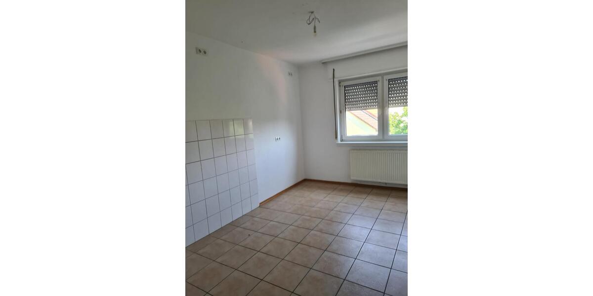 Etagenwohnung Ludwigshafen am Rhein - 2 Zimmer, 50 m&sup2;, 400&euro; | Angebot:24753416
