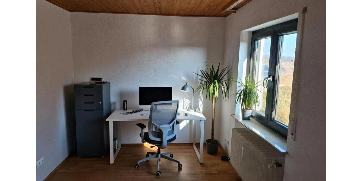 Etagenwohnung Lollar - 4 Zimmer, 110 m&sup2;, 1.000&euro; | Angebot:25804439