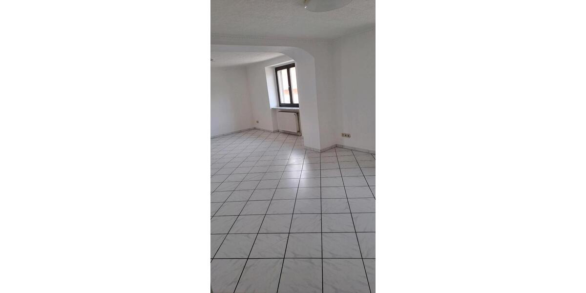 Etagenwohnung Sankt Wendel - 6 Zimmer, 140 m&sup2;, 800&euro; | Angebot:26234426