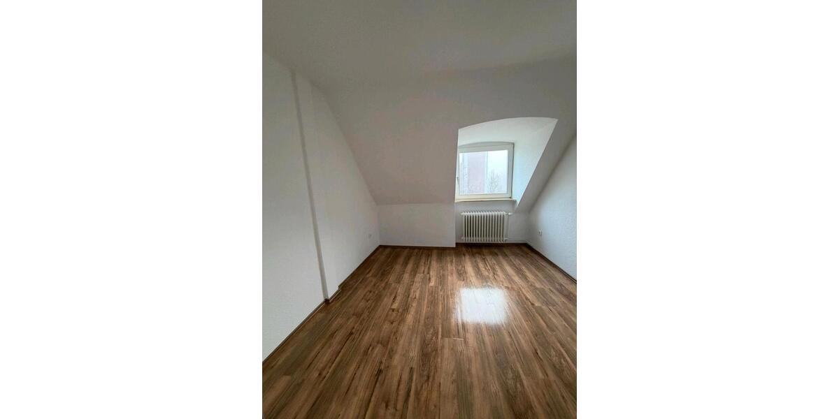 Dachgeschoßwohnung Wilhelmshaven Aldenburg - 3 Zimmer, 56 m&sup2;, 500&euro; | Angebot:24454914