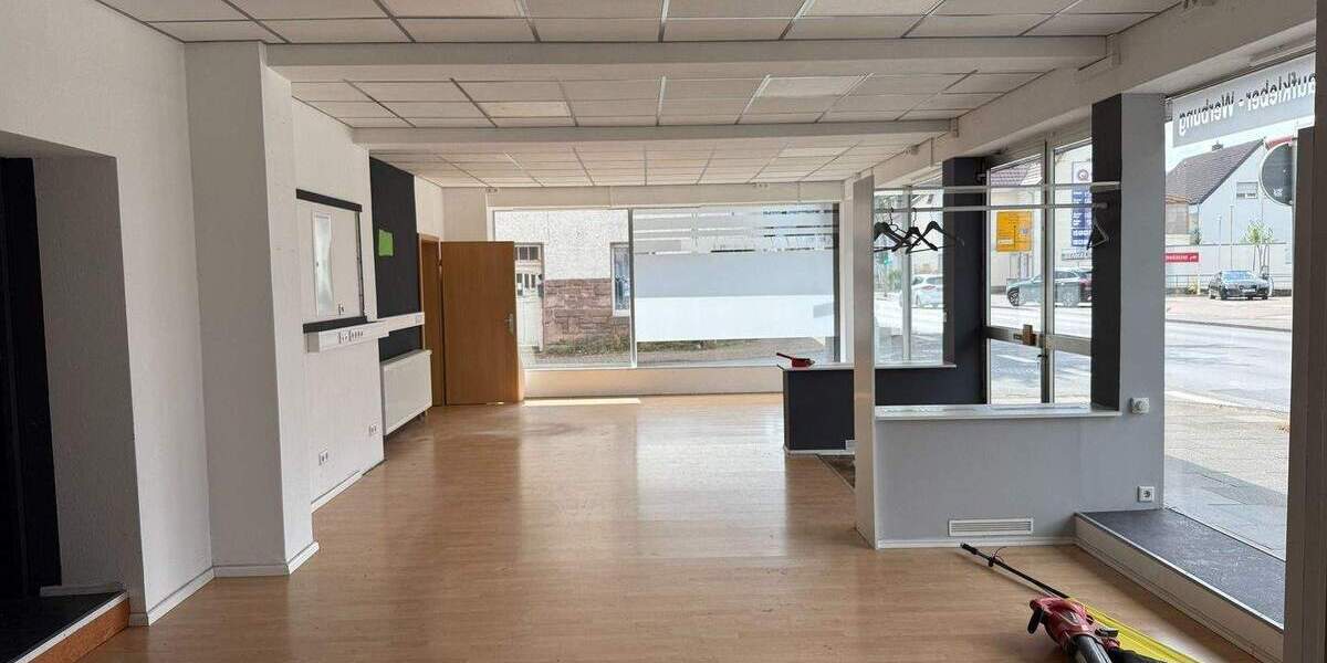 Gewerbeobjekt Beverungen - 4 Zimmer, 135 m&sup2;, 700&euro; | Angebot:25665635