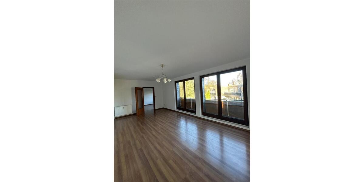 Sonnig große Balkone - viel Tageslicht - Wohnen im Grünen - Endetage ! 3 zimmer