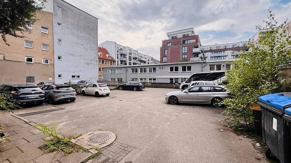 Attraktive und vielseitig nutzbare Büro-Praxiseinheit in zentraler Lage von Kiel zimmer