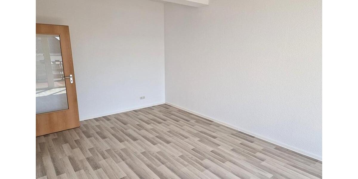 Dachgeschoßwohnung Merseburg - 2 Zimmer, 67 m&sup2;, 530&euro; | Angebot:26236506
