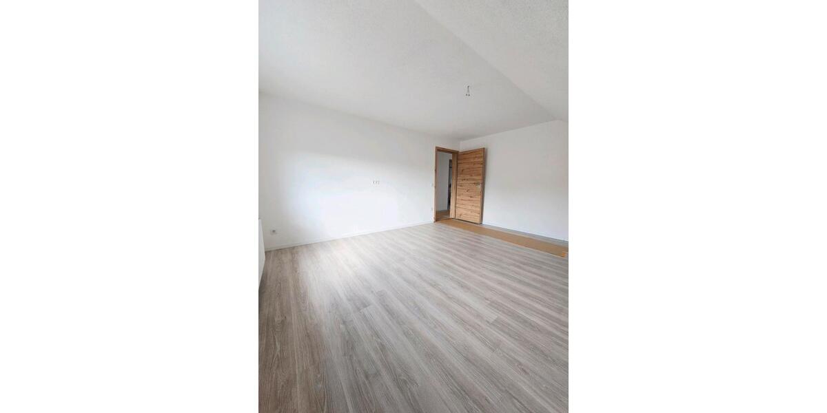 Dachgeschoßwohnung Fellheim - 3 Zimmer, 88 m&sup2;, 1.220&euro; | Angebot:26606074