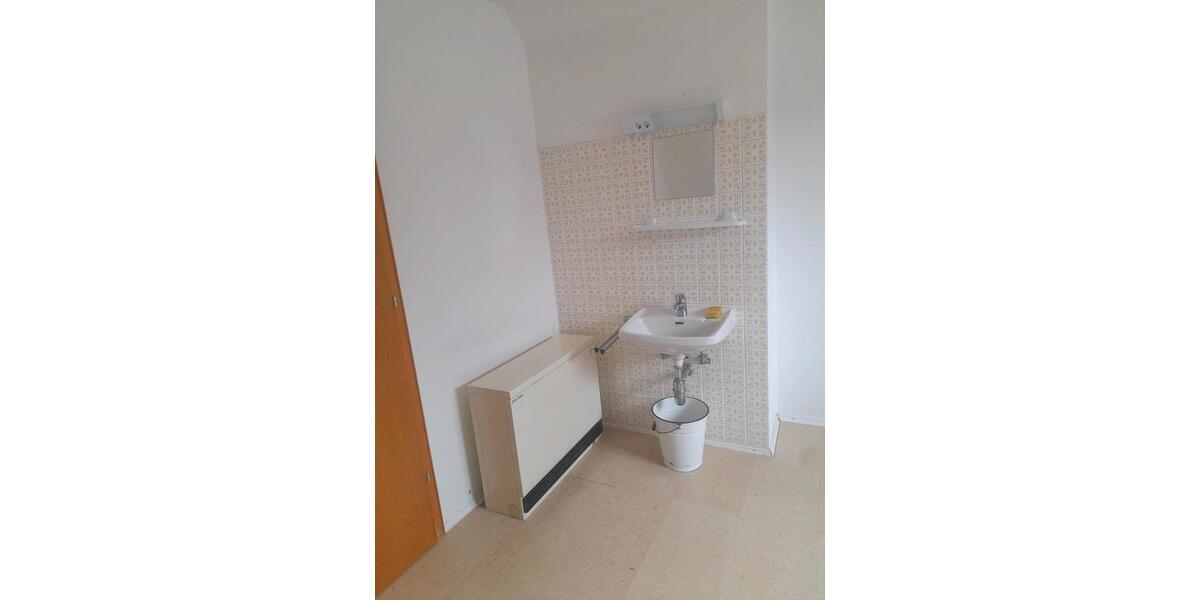 Wohnen auf Zeit Tübingen Lustnau - 1 Zimmer, 14 m&sup2;, 200&euro; | Angebot:26153840