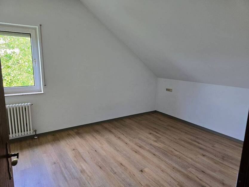 gepflegte Wohnung mit Einbauküche