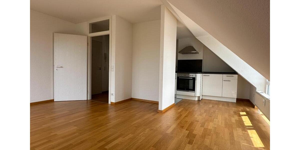 Helle moderne Maisonette Wohnung mit EKB, Balkon und Tiefgaragenplatz in Meerbusch-Osterath. 2 zimmer