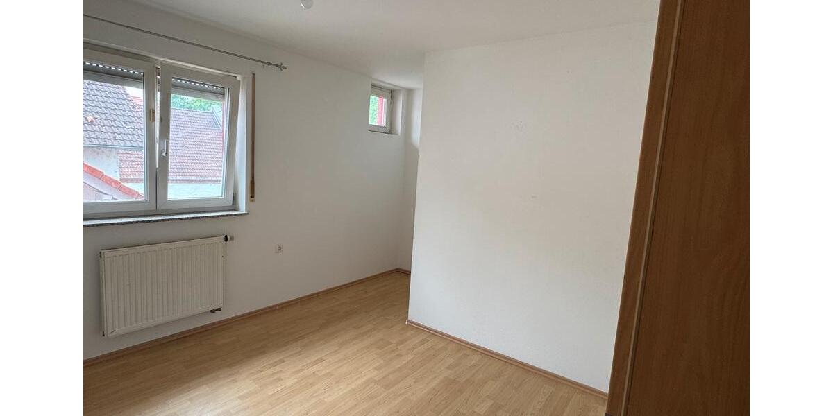 Etagenwohnung Groß-Zimmern Zimmern - 3 Zimmer, 100 m&sup2;, 1.350&euro; | Angebot:26493142