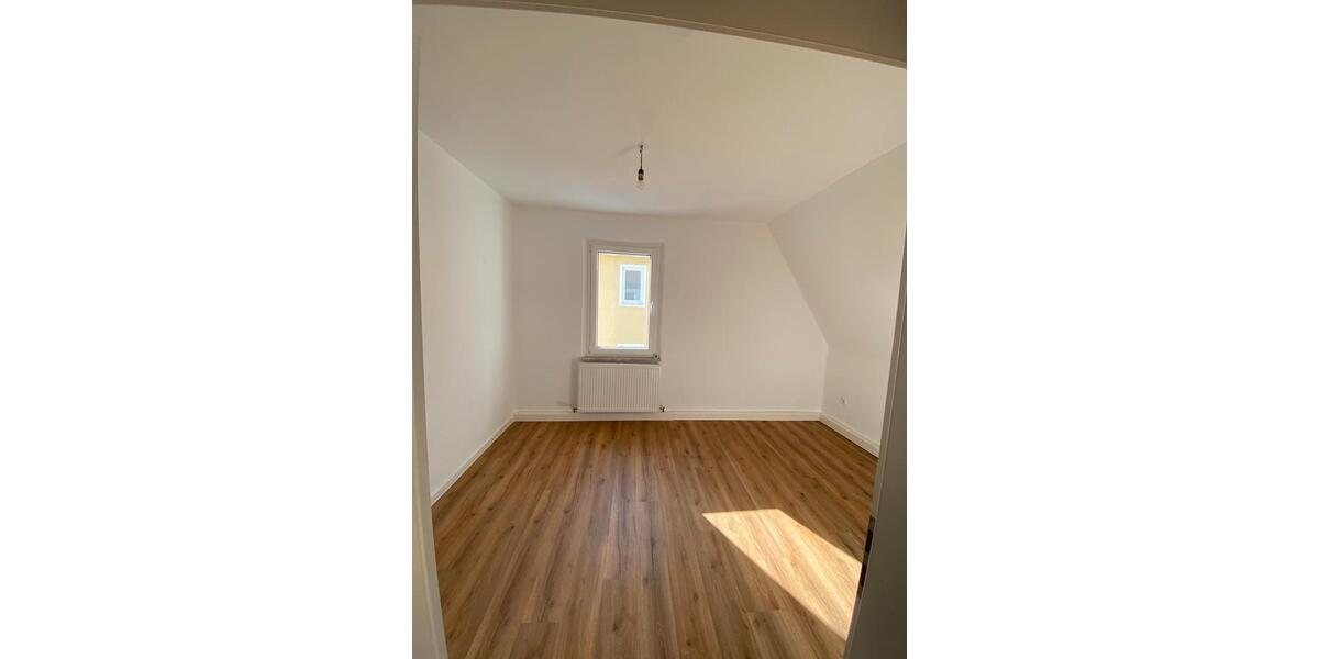 Etagenwohnung Amberg - 4 Zimmer, 77 m&sup2;, 750&euro; | Angebot:26050537