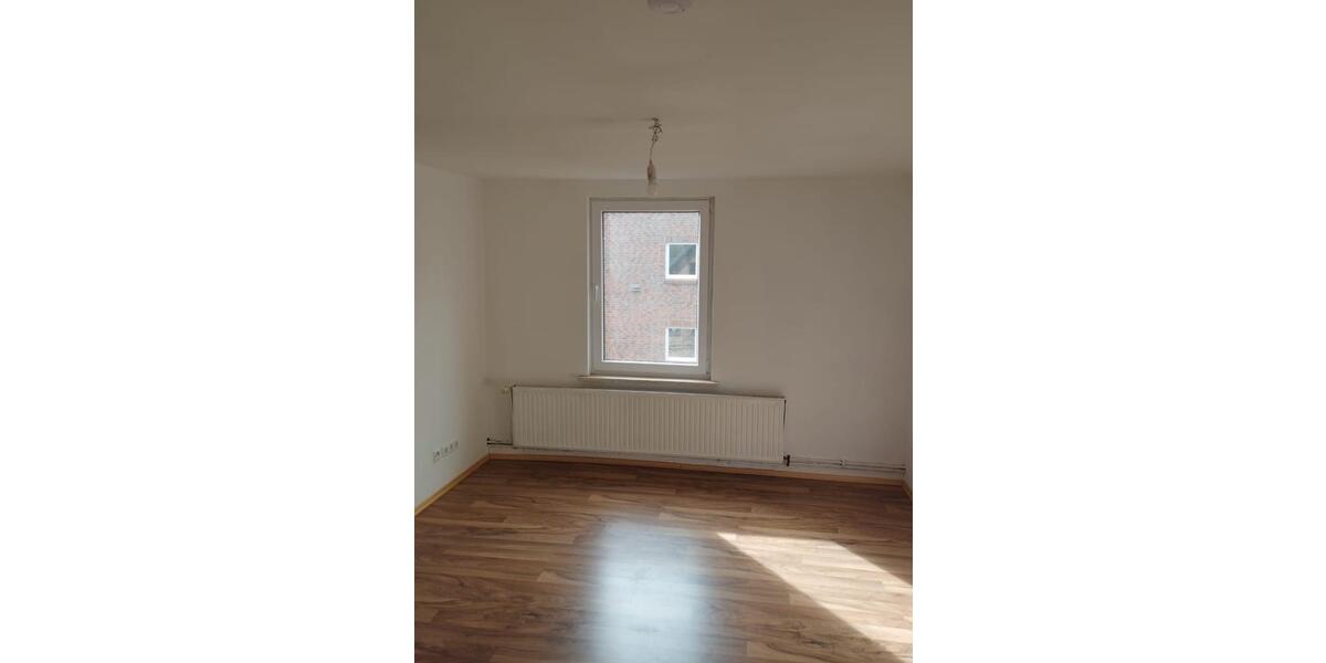 Etagenwohnung Uelzen - 5 Zimmer, 100 m&sup2;, 800&euro; | Angebot:26419490