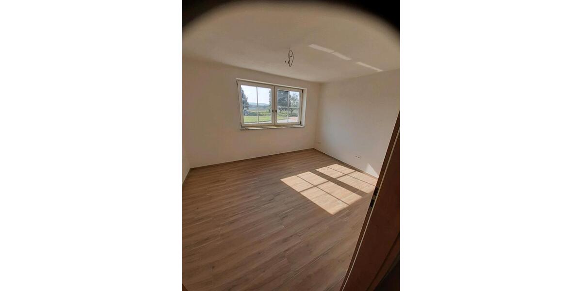 Erdgeschoßwohnung Reisbach Englmannsberg - 4 Zimmer, 100 m&sup2;, 1.050&euro; | Angebot:26557029
