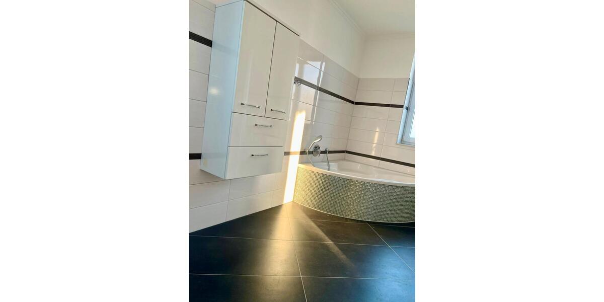 Villa Bad Bramstedt - 5 Zimmer, 140 m&sup2;, 1.900&euro; | Angebot:24356446