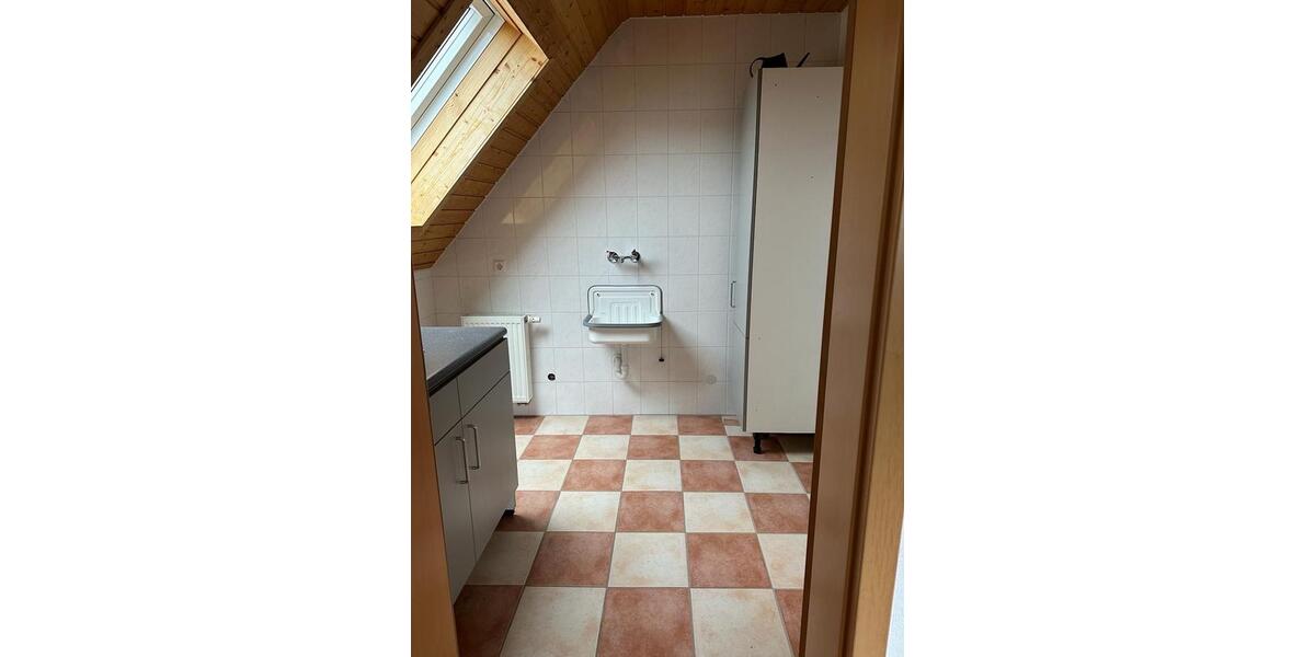 Dachgeschoßwohnung Adelsheim - 3.5 Zimmer, 120 m&sup2;, 1.000&euro; | Angebot:26383093