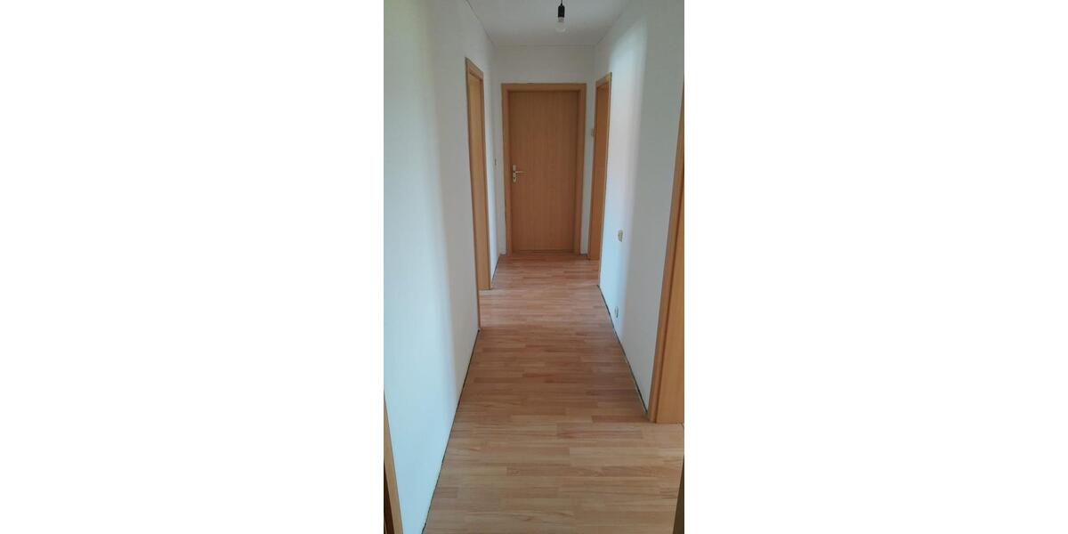 Etagenwohnung Dermbach - 3 Zimmer, 69 m&sup2;, 430&euro; | Angebot:25539490