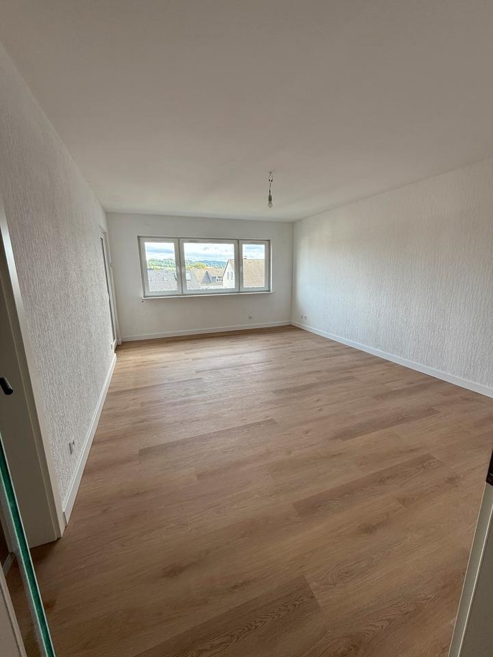 Moderne 2-Zimmer-Wohnung mit Loggia & Stellplatz in Sundern