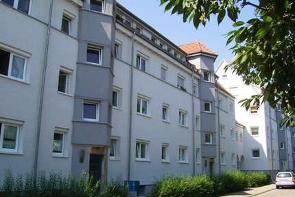 Wohnung zum Mieten in Stuttgart 1.117 € 93 m² 4 zimmer