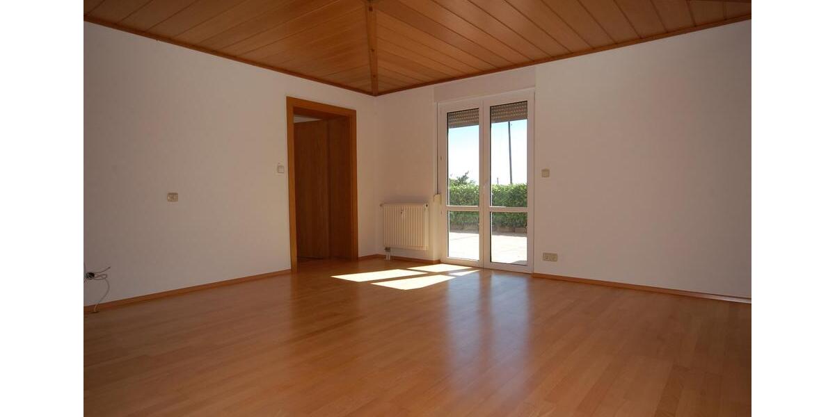 Erdgeschoßwohnung Salem - 3 Zimmer, 141 m&sup2;, 1.200&euro; | Angebot:26443349