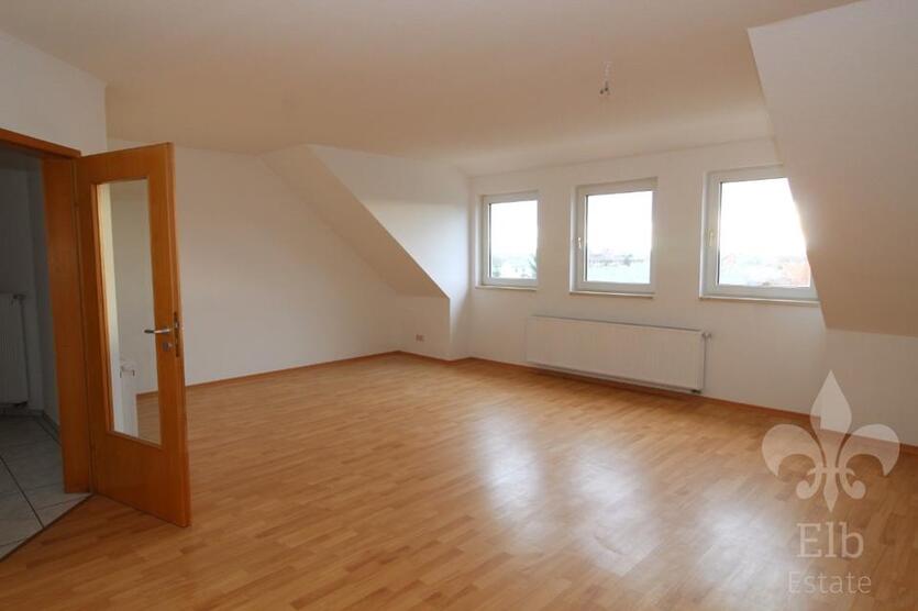 Viel Platz zum Wohlfühlen -Große 3 Zi. Wohnung mit Tageslichtbad & Gäste WC im LindenplatzHermsdorf