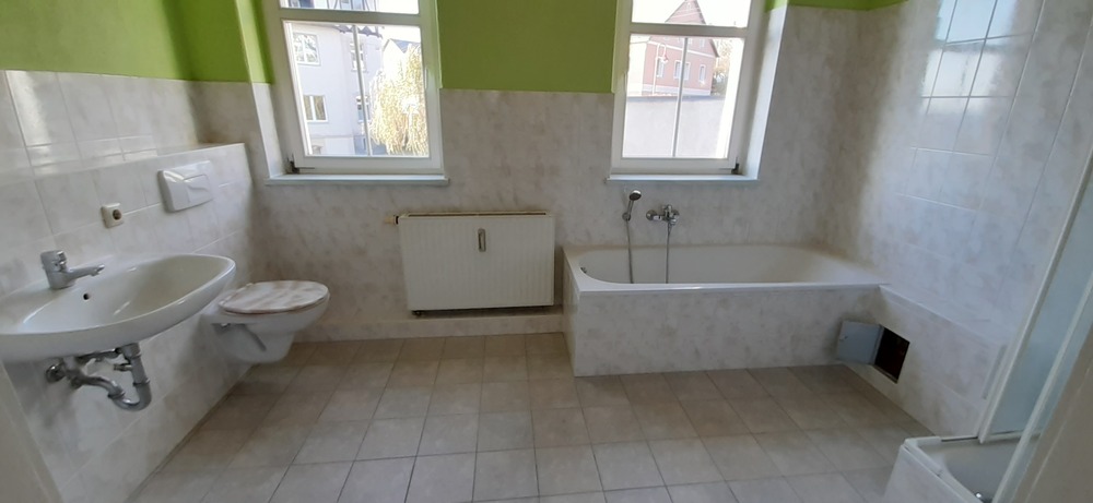 Drei-Zimmer-Wohnung in ruhiger Lage mit guter Fernsicht - Etagenwohnung Lauter-Bernsbach Bernsbach | Angebot:14517880