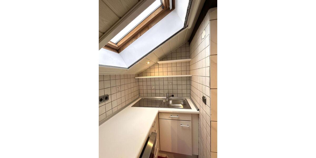 Helle 2-Zimmer Wohnung mit EBK, Einbauschrank, Klima uvm. 2 zimmer