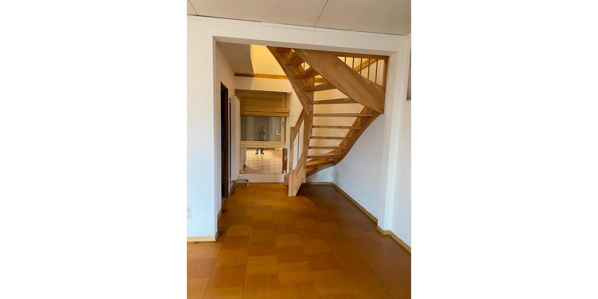 Etagenwohnung Bad Urach - 2 Zimmer, 120 m&sup2;, 1.000&euro; | Angebot:24549173