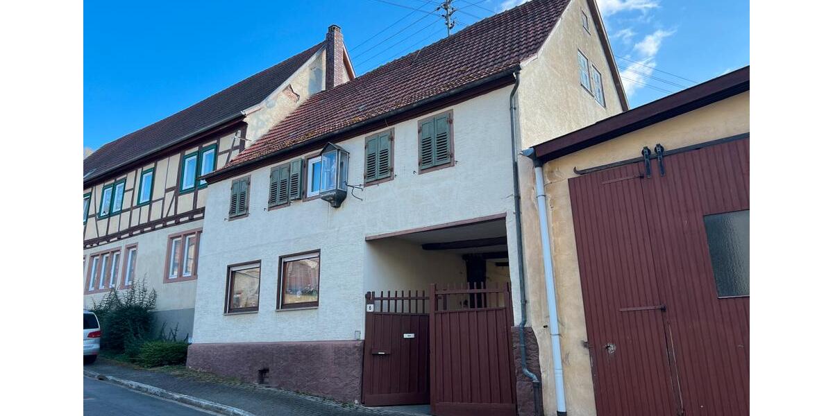 Historisches Häuschen mit Nebengebäuden für Liebhaber 6 zimmer