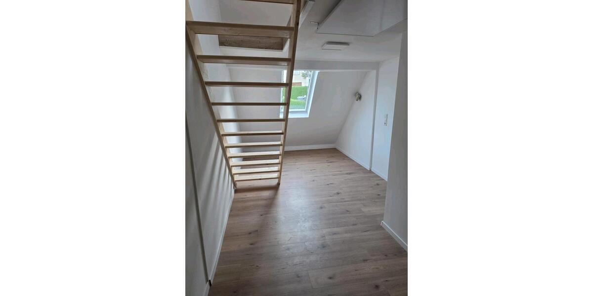 Dachgeschoßwohnung Albstadt Gemarkung Onstmettingen - 3 Zimmer, 90 m&sup2;, 700&euro; | Angebot:26693286