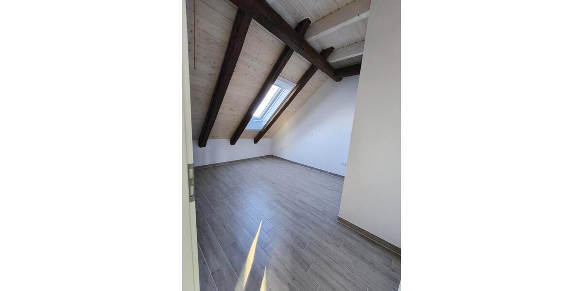 Dachgeschoßwohnung Burg - 2 Zimmer, 56 m&sup2;, 562&euro; | Angebot:25990022