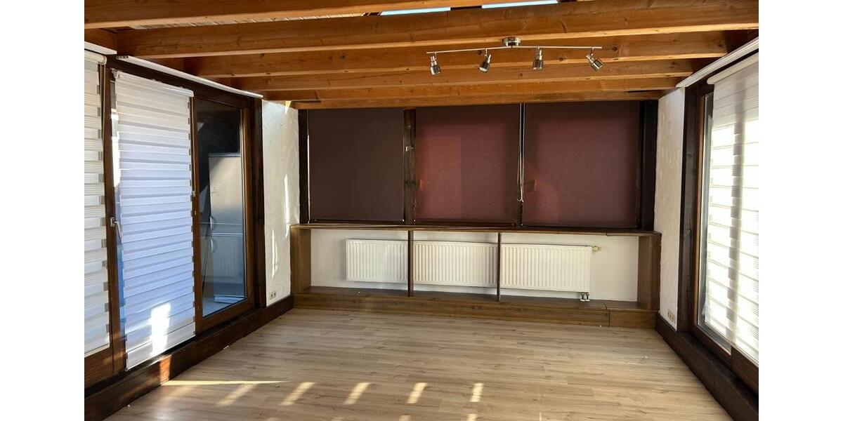 Dachgeschoßwohnung Markgröningen - 3 Zimmer, 100 m&sup2;, 1.100&euro; | Angebot:24513320