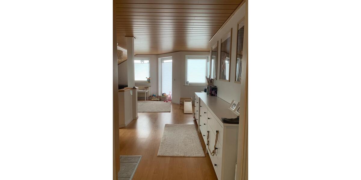 Dachgeschoßwohnung Lage - 3 Zimmer, 72 m&sup2;, 977&euro; | Angebot:24646958