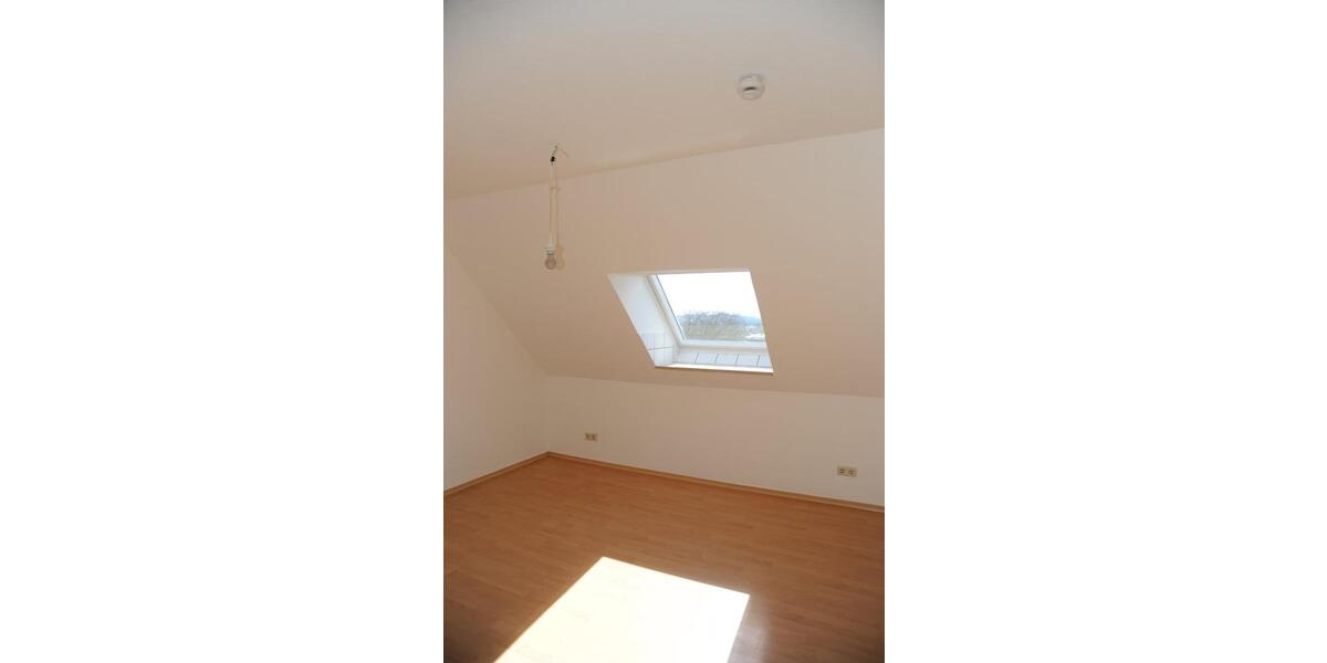 Dachgeschoßwohnung Sonneberg - 3 Zimmer, 80 m&sup2;, 510&euro; | Angebot:25962780