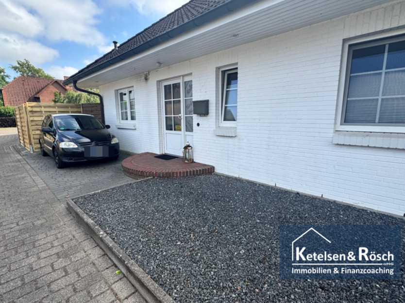 Erdgeschoss im Zweifamilienhaus mit Garten