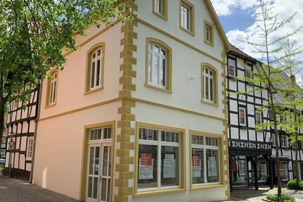 Halle: Bel Etage-Apartment im Denkmal 1 zimmer