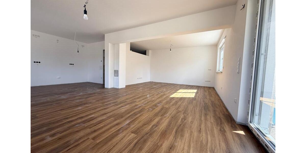 Erdgeschoßwohnung Schwarzenfeld - 4 Zimmer, 128 m&sup2;, 1.290&euro; | Angebot:25930020