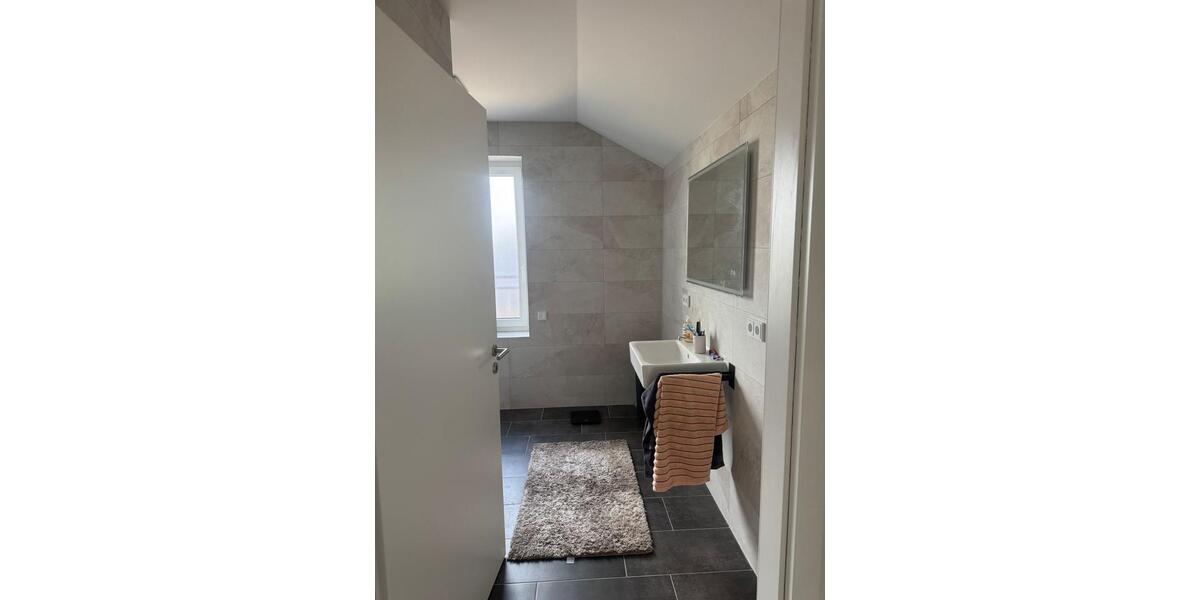 Dachgeschoßwohnung Heinsberg - 3 Zimmer, 68 m&sup2;, 1.115&euro; | Angebot:26271504