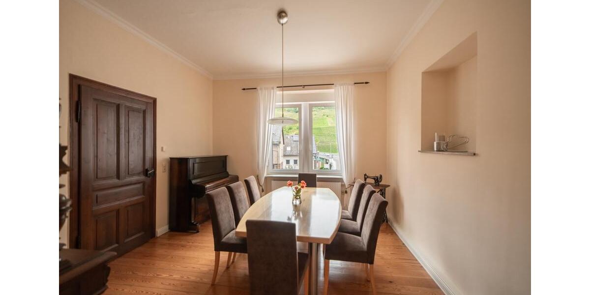 Etagenwohnung Reil - 7 Zimmer, 140 m&sup2;, 950&euro; | Angebot:26503843