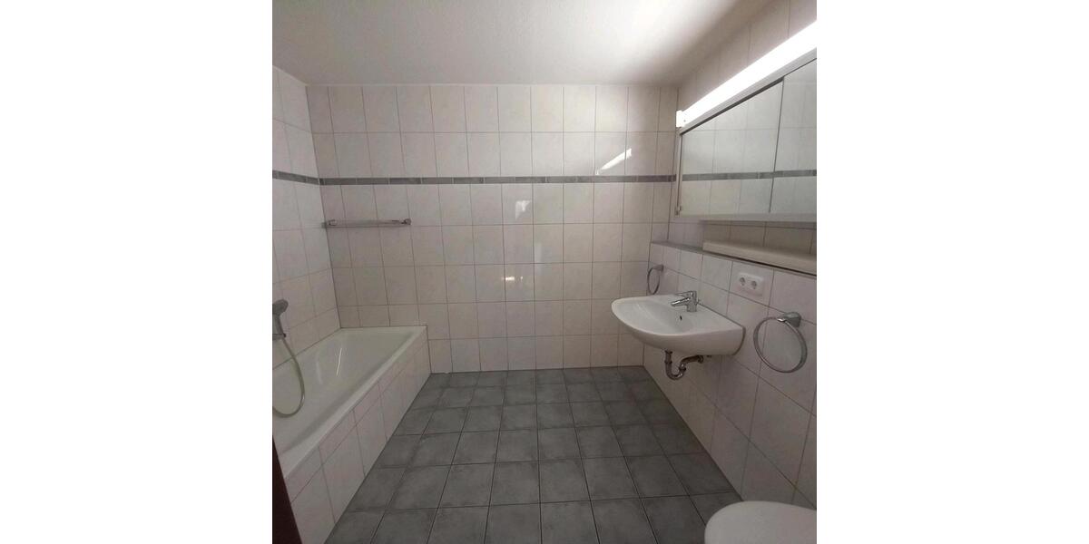 Dachgeschoßwohnung Alsbach-Hähnlein Hähnlein - 3 Zimmer, 104 m&sup2;, 1.200&euro; | Angebot:25047861