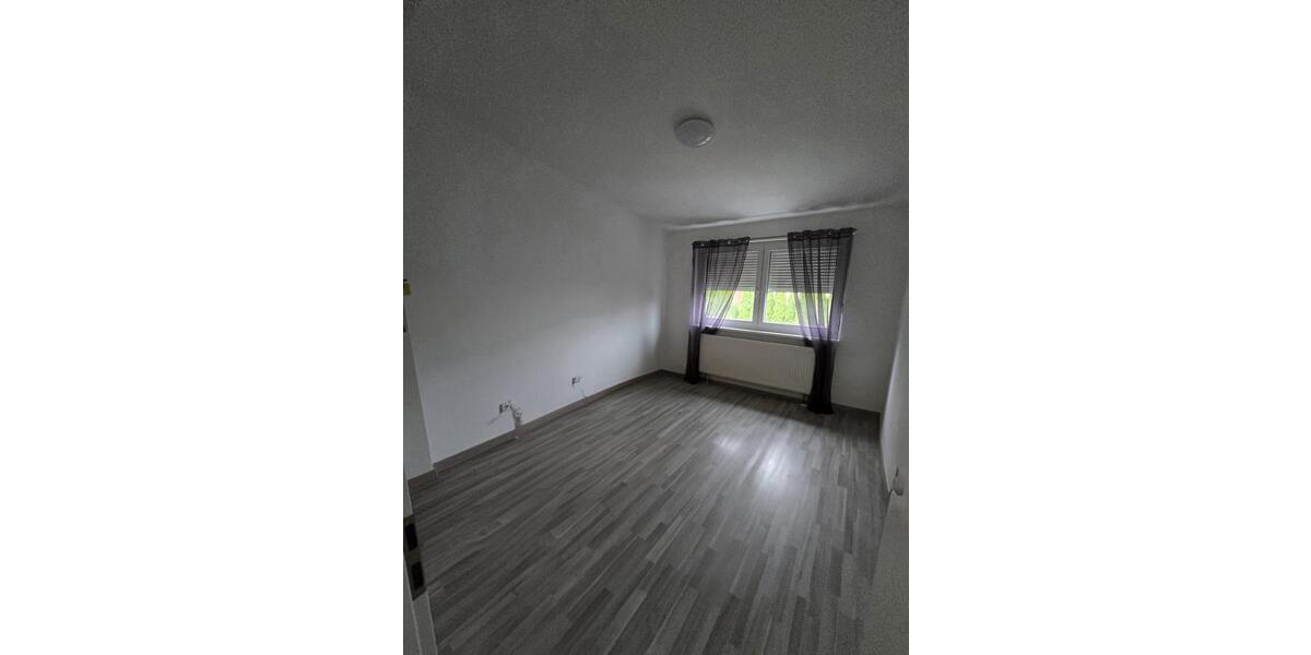 Doppelhaushälfte Wald - 6 Zimmer, 120 m&sup2;, 1.430&euro; | Angebot:26233225