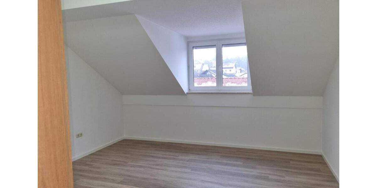 Dachgeschoßwohnung Niederviehbach - 2 Zimmer, 74 m&sup2;, 620&euro; | Angebot:26085041