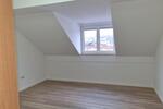Dachgeschoßwohnung Niederviehbach - 2 Zimmer, 74 m&sup2;, 620&euro; | Angebot:26085041