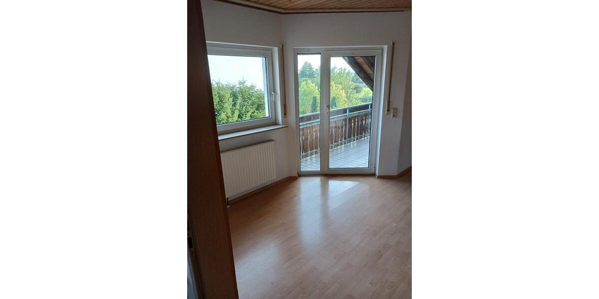 Dachgeschoßwohnung Crailsheim - 3.5 Zimmer, 88 m&sup2;, 800&euro; | Angebot:24650533