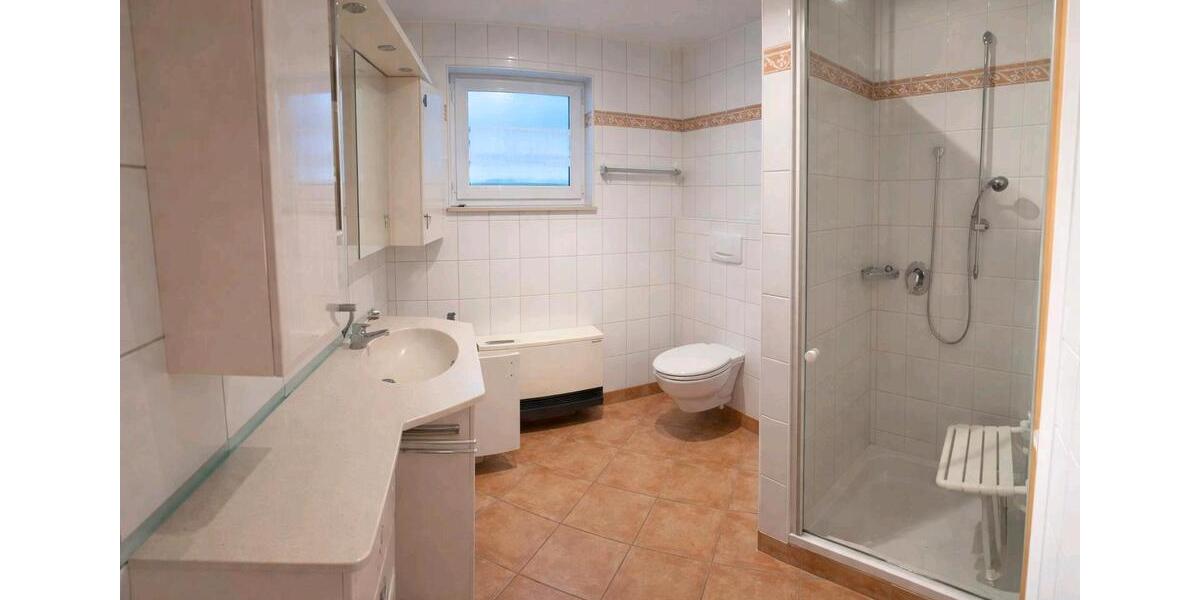 Etagenwohnung Biberach an der Riß - 3 Zimmer, 120 m&sup2;, 1.300&euro; | Angebot:26238411
