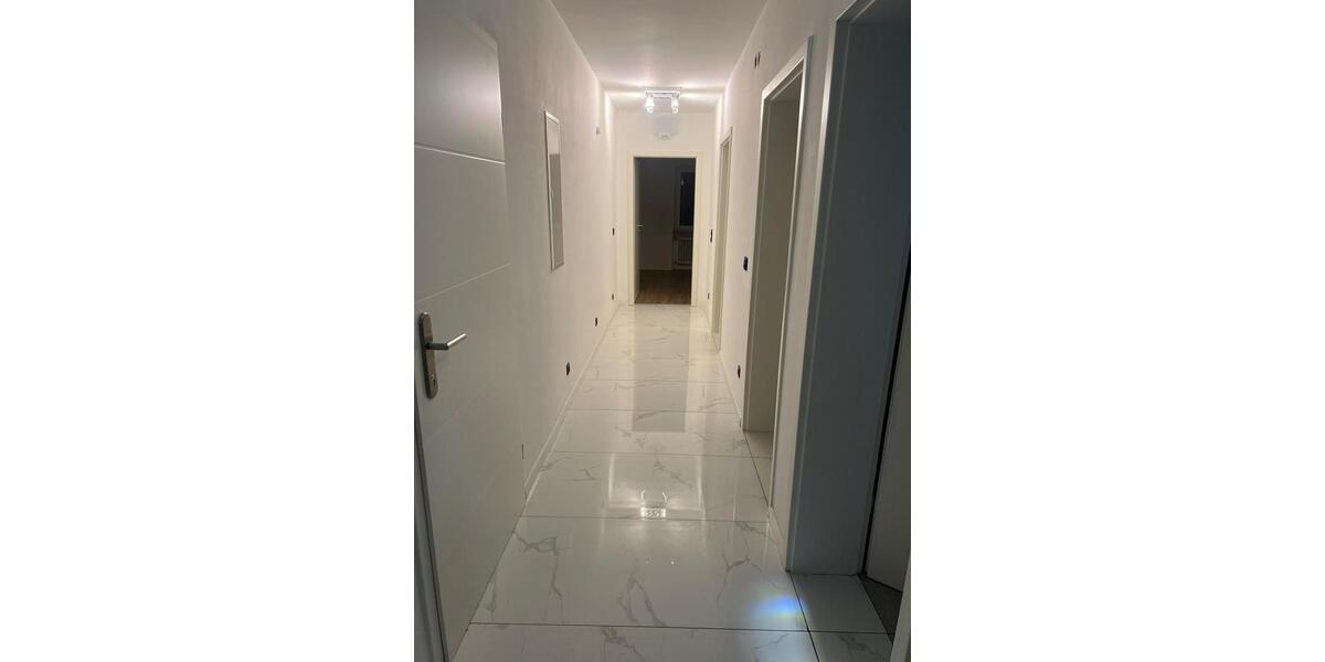 Etagenwohnung Raunheim - 5 Zimmer, 125 m&sup2;, 2.500&euro; | Angebot:24446596