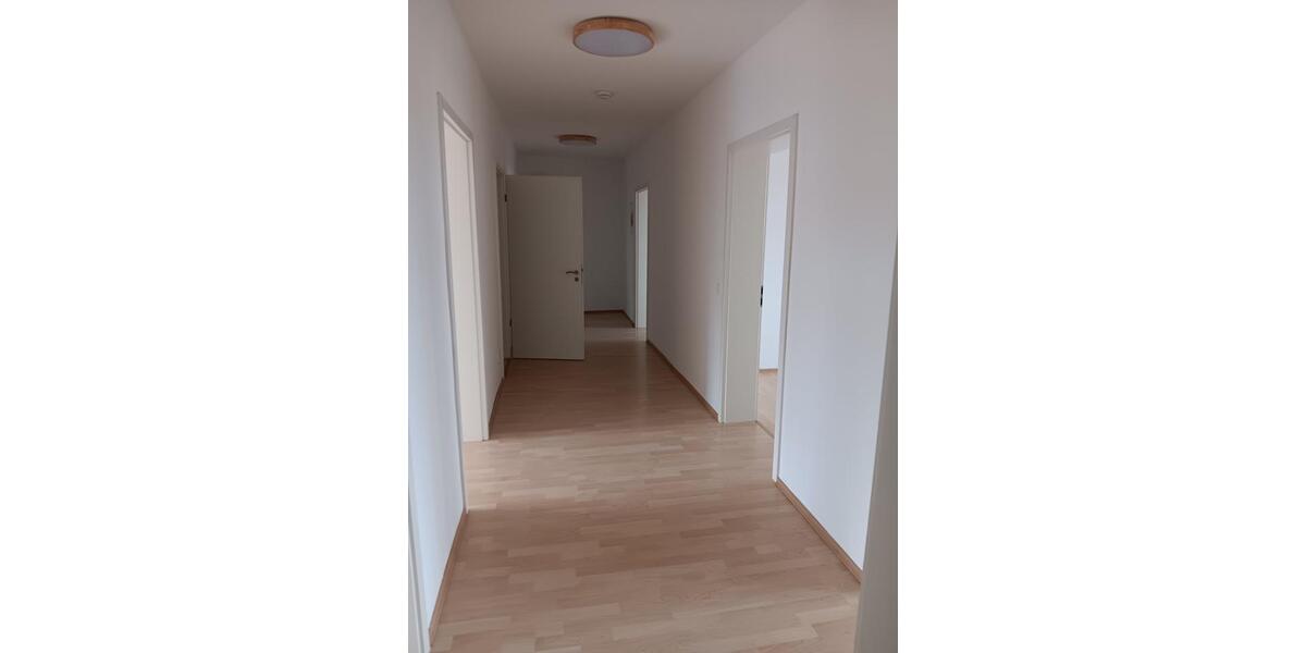 Etagenwohnung Freital - 4 Zimmer, 114 m&sup2;, 860&euro; | Angebot:25148230