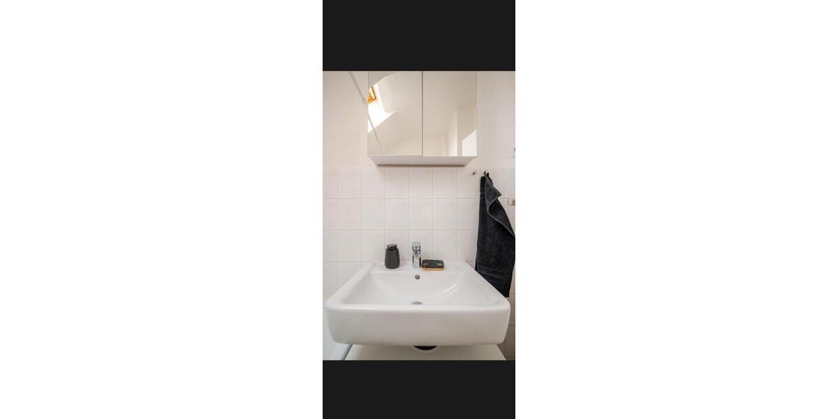 Dachgeschoßwohnung Hamburg Schnelsen - 2 Zimmer, 50 m&sup2;, 1.250&euro; | Angebot:25990308